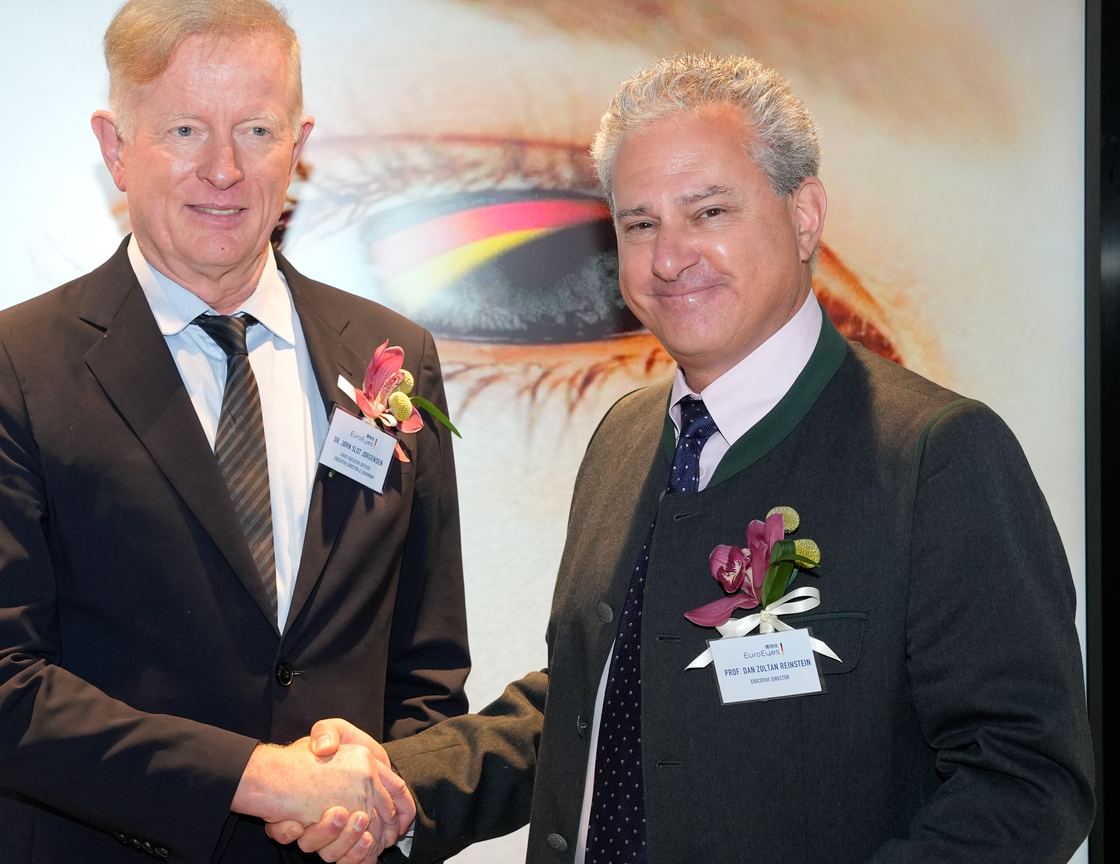 Prof. Dan Reinstein (rechts), Miterfinder von SMILE, mit Dr. J&oslash;rn Slot J&oslash;rgensen (links), Gr&uuml;nder von EuroEyes